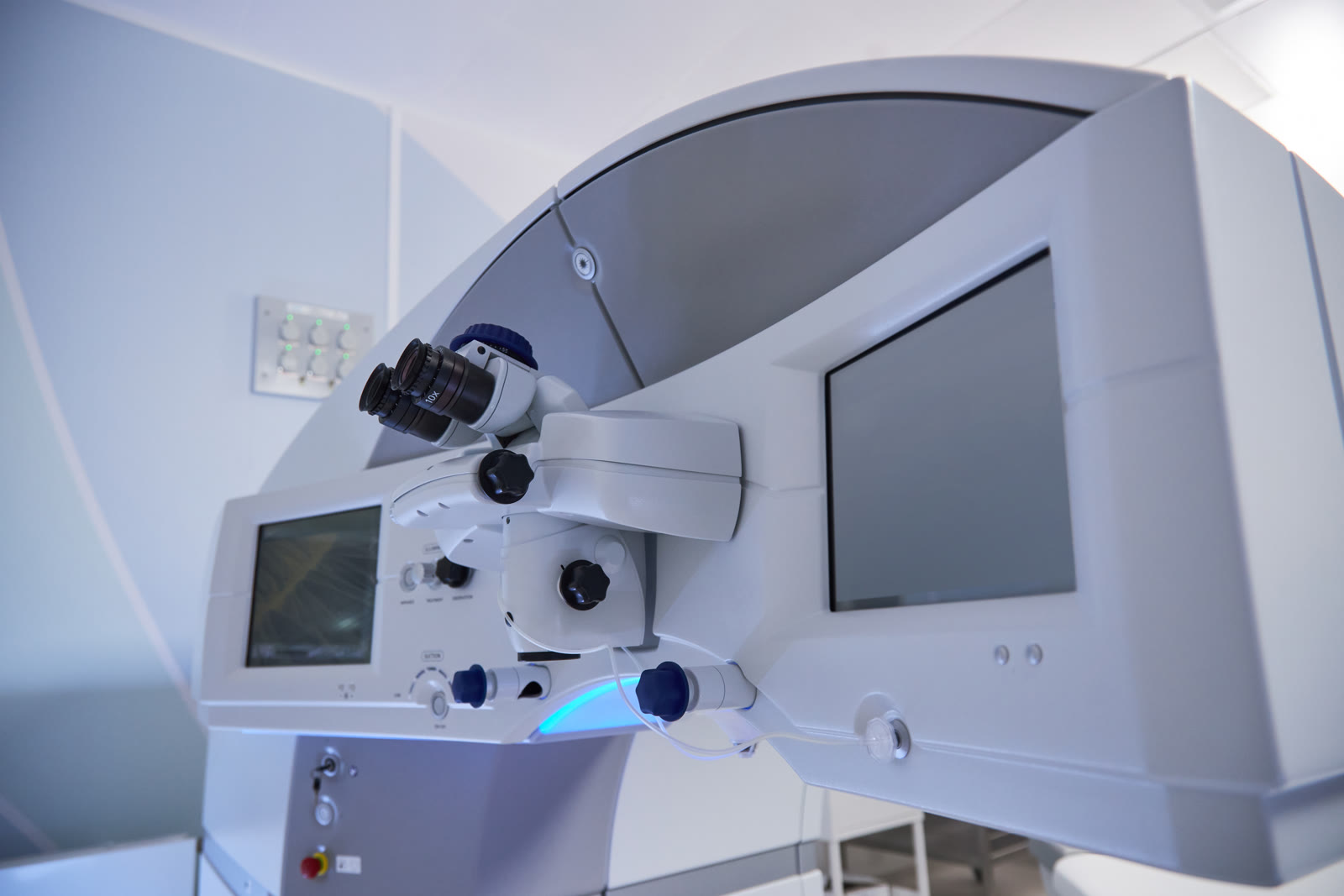 Exploración de glaucoma con lámpara de hendidura